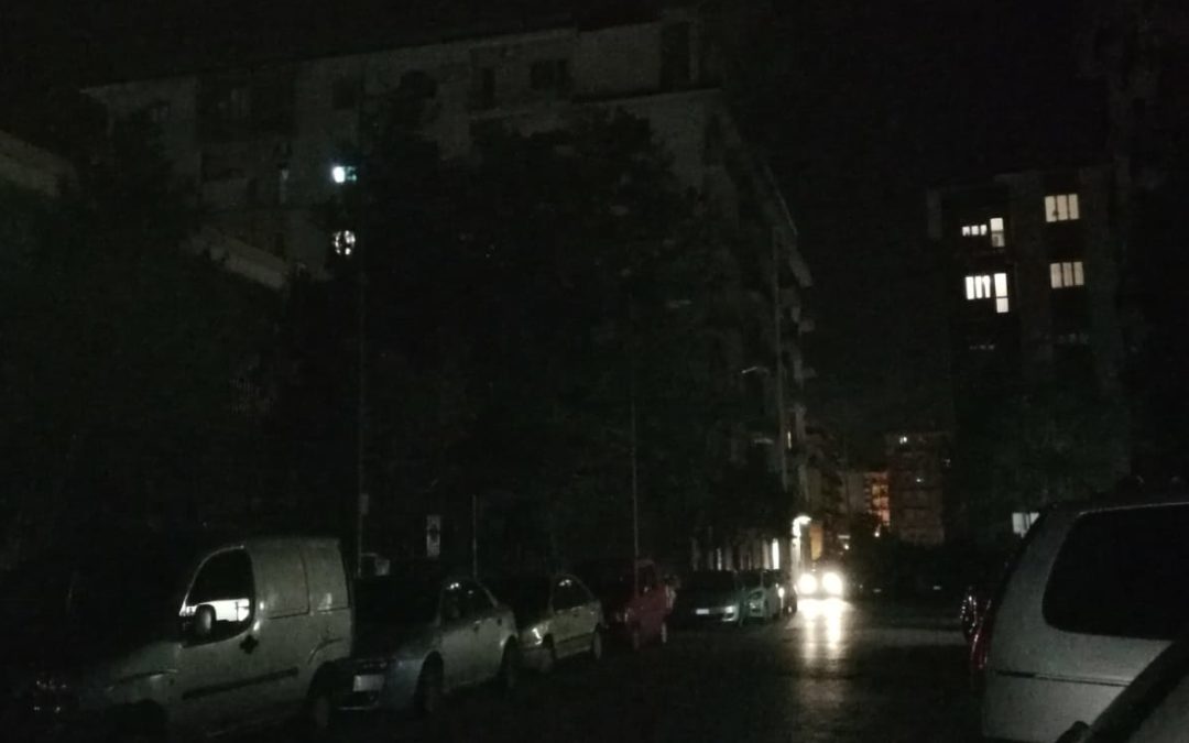 Torrione al buio, quartiere di Salerno senza luci artificiali: segnalazione dell’U.Di.Con